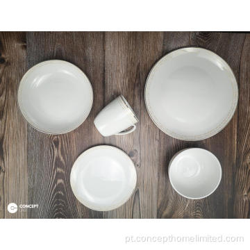 Jantar de porcelana definido com decalque de ouro real